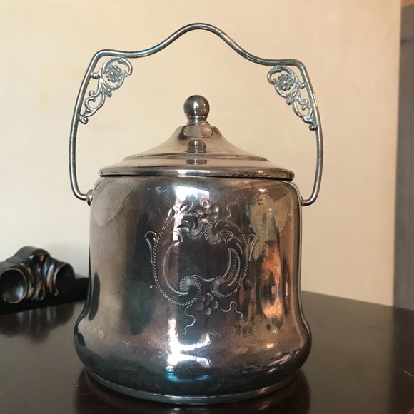 Vintage Etched Silver Ice Bucket w/ Lid - Victoria Silver Plate - Picture 1 of 7